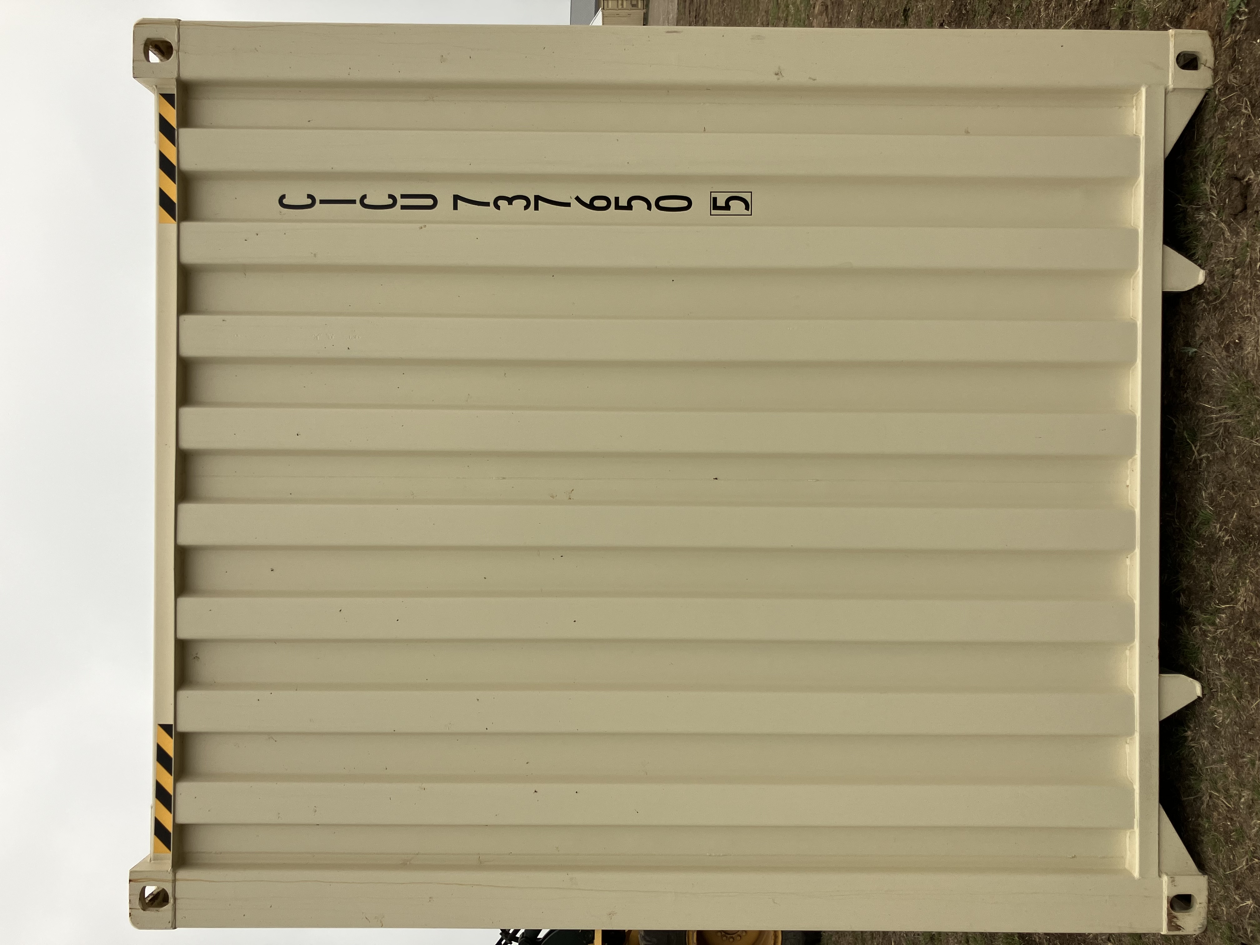 1 Trip 40ft High Cube 9'6" Light Ivory 2 Door End STD Handle