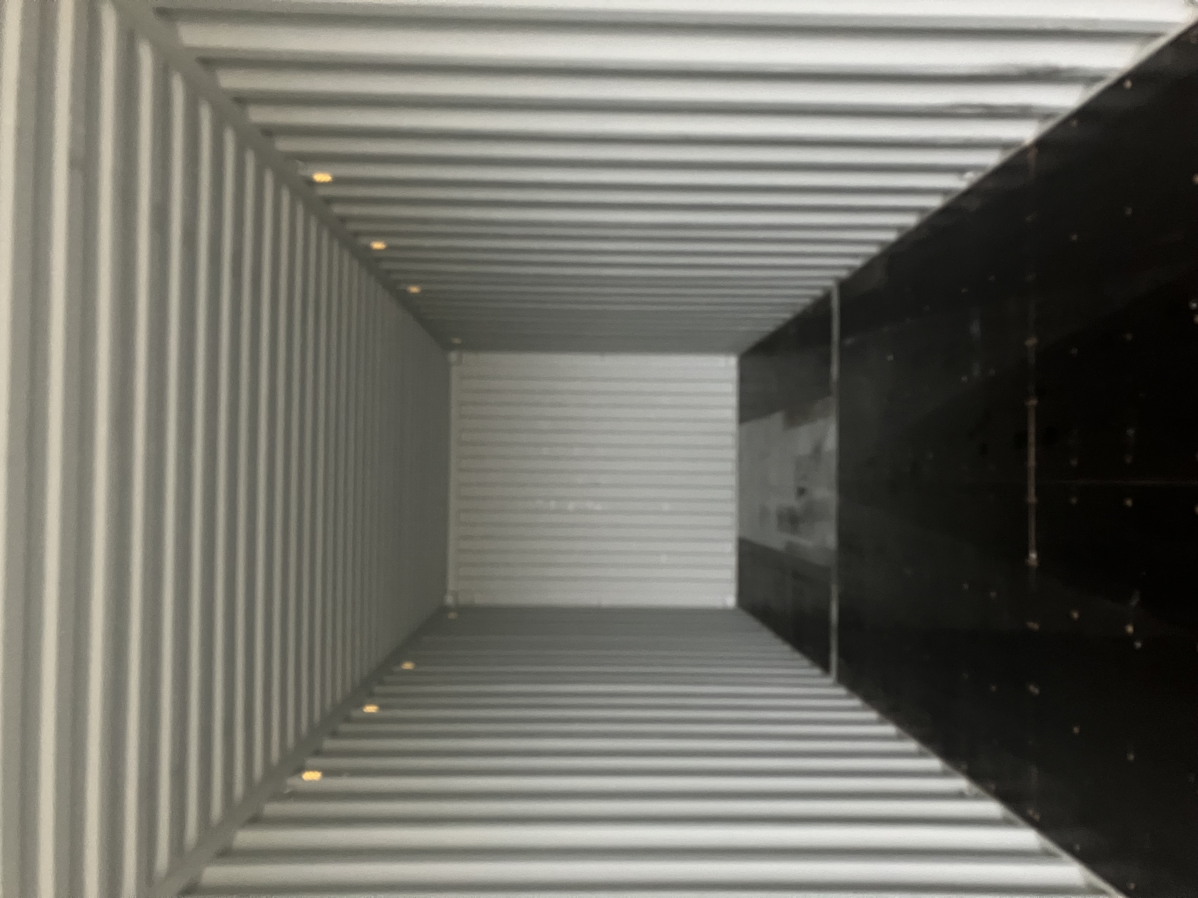 1 Trip 40ft High Cube 9'6" Light Ivory 2 Door End STD Handle