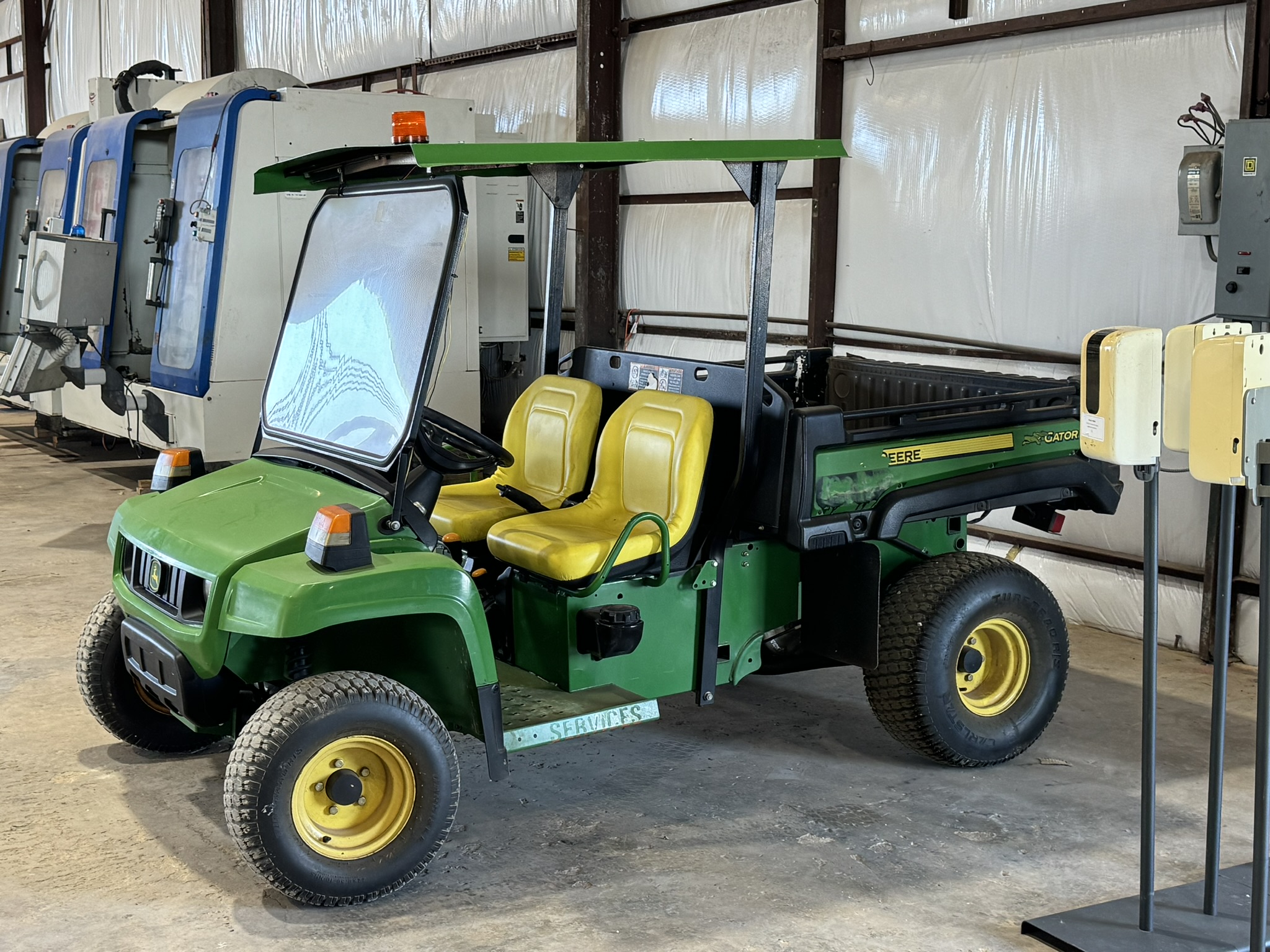 John Deere Gator 4x2 16HP Utility Vehicle — 500LB Bed Capacity