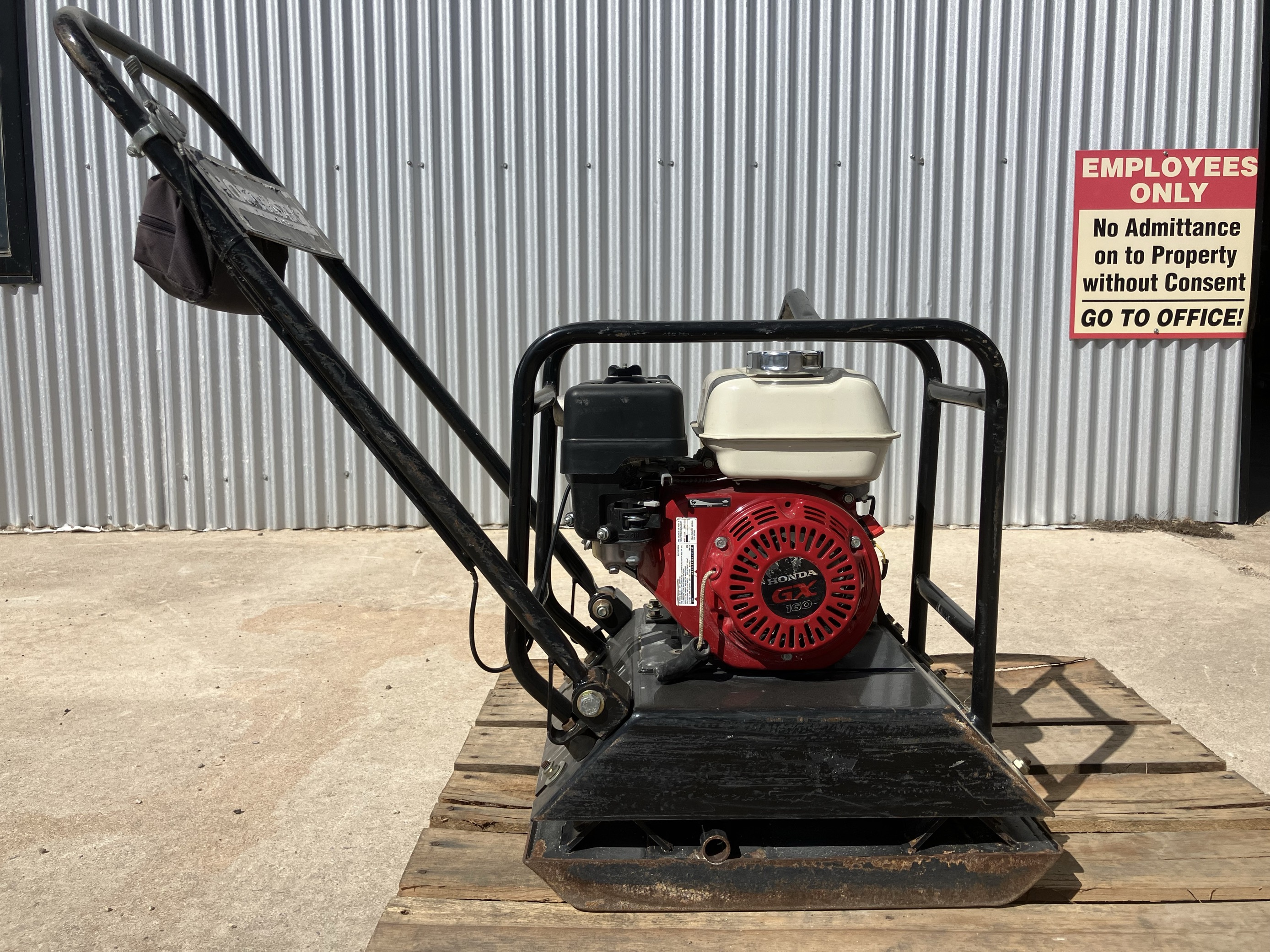 DP123/1 - NorthStar JPC-80 5.5HP Plate Compactor