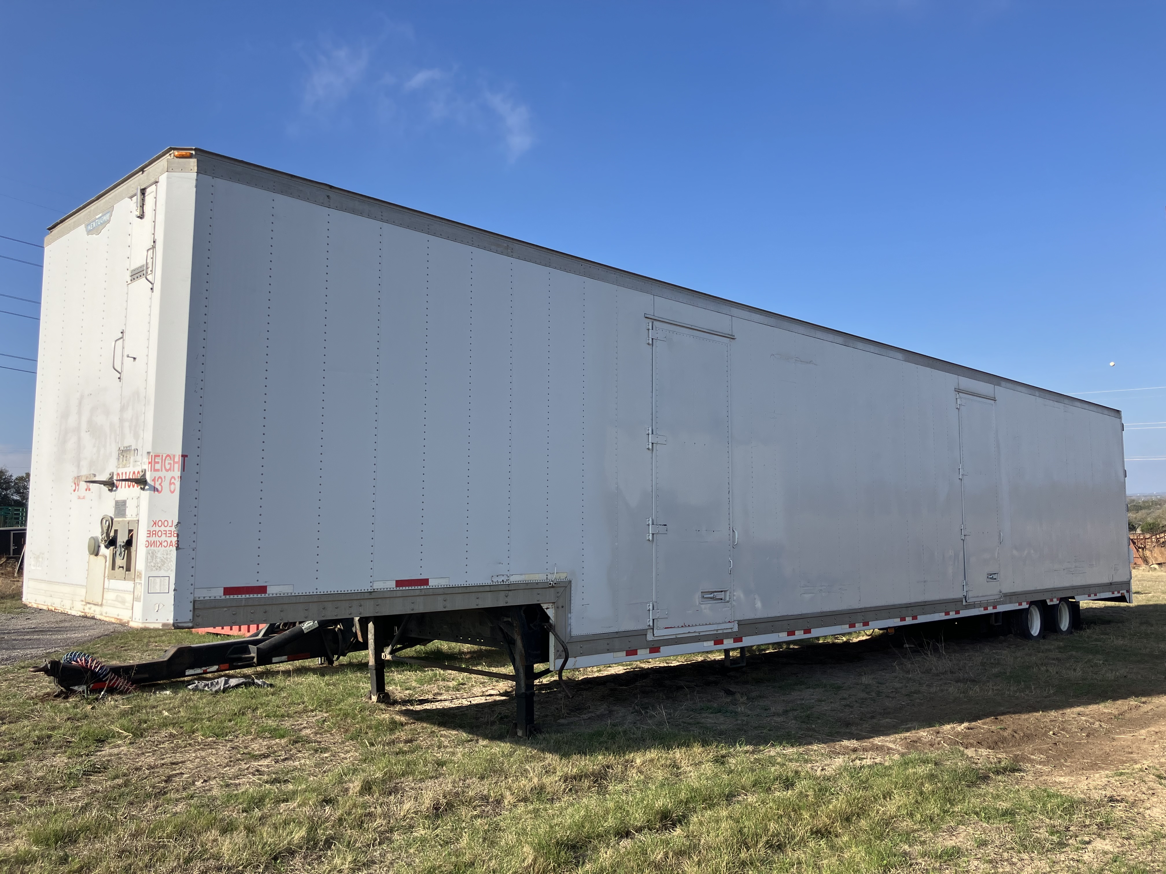 Kentucky Evan 59’ x 102” Dry Van Trailer — 2004