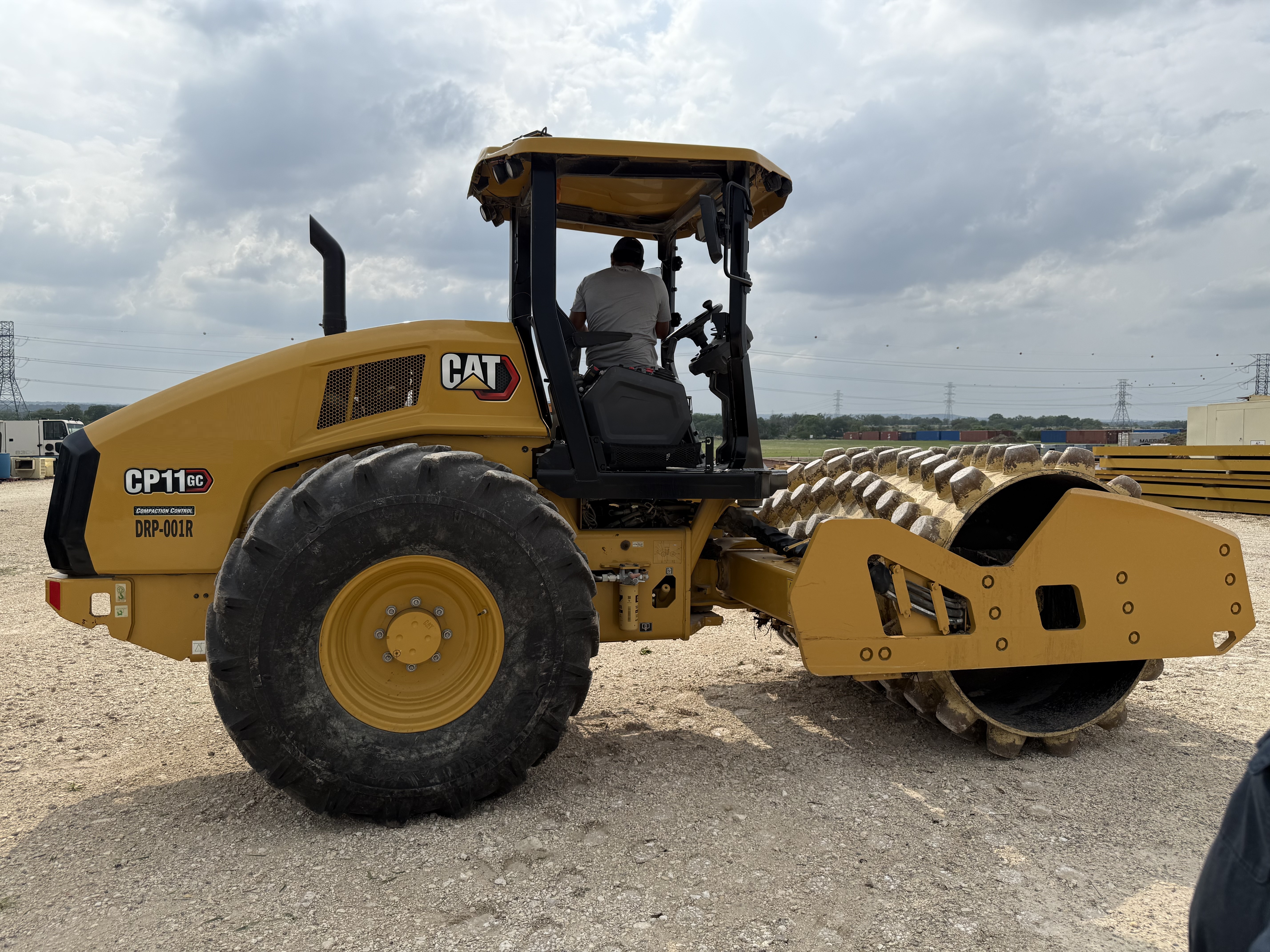 2023 CAT Pad Foot Roller CP11GC