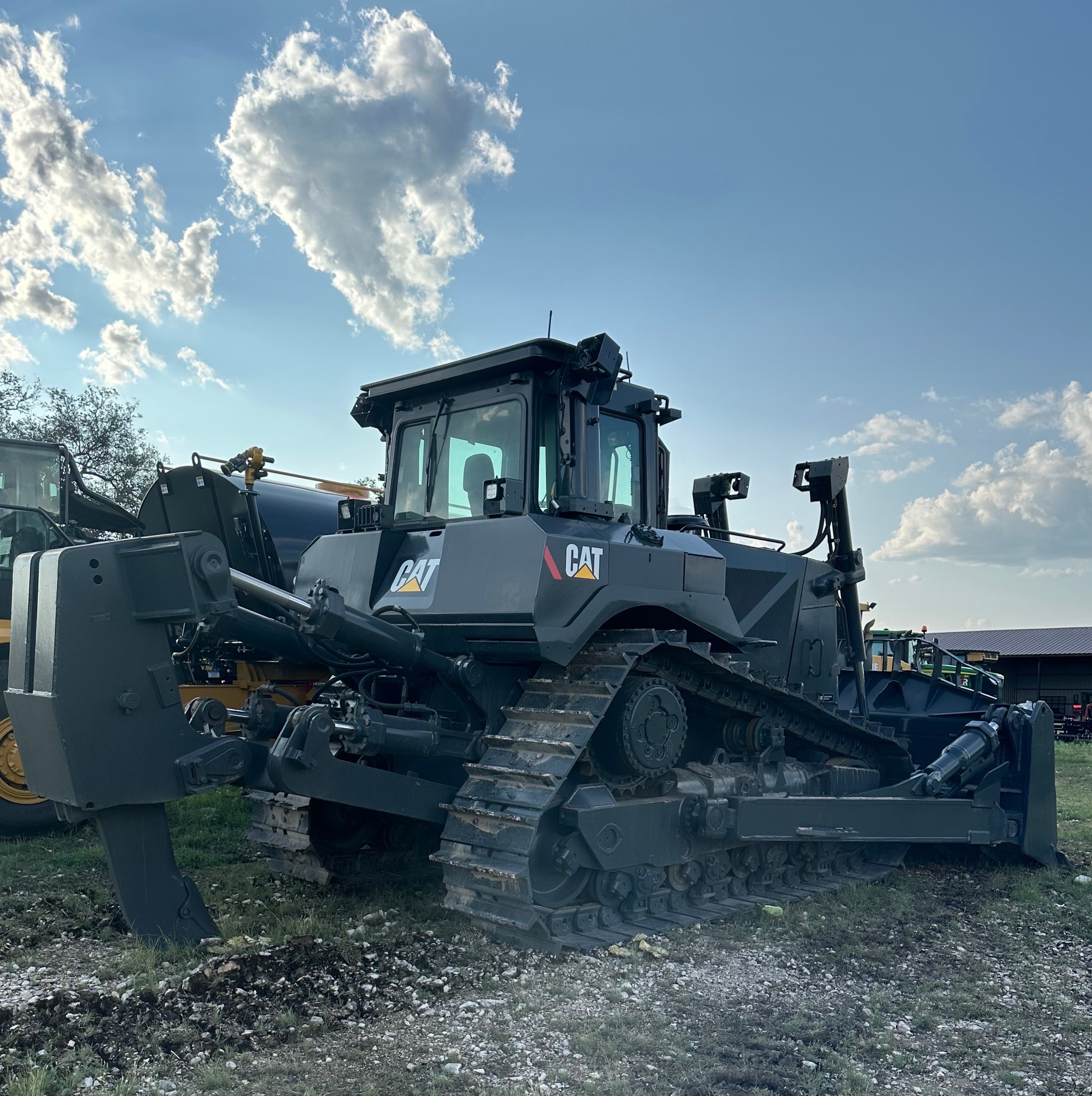CAT D8T Dozer