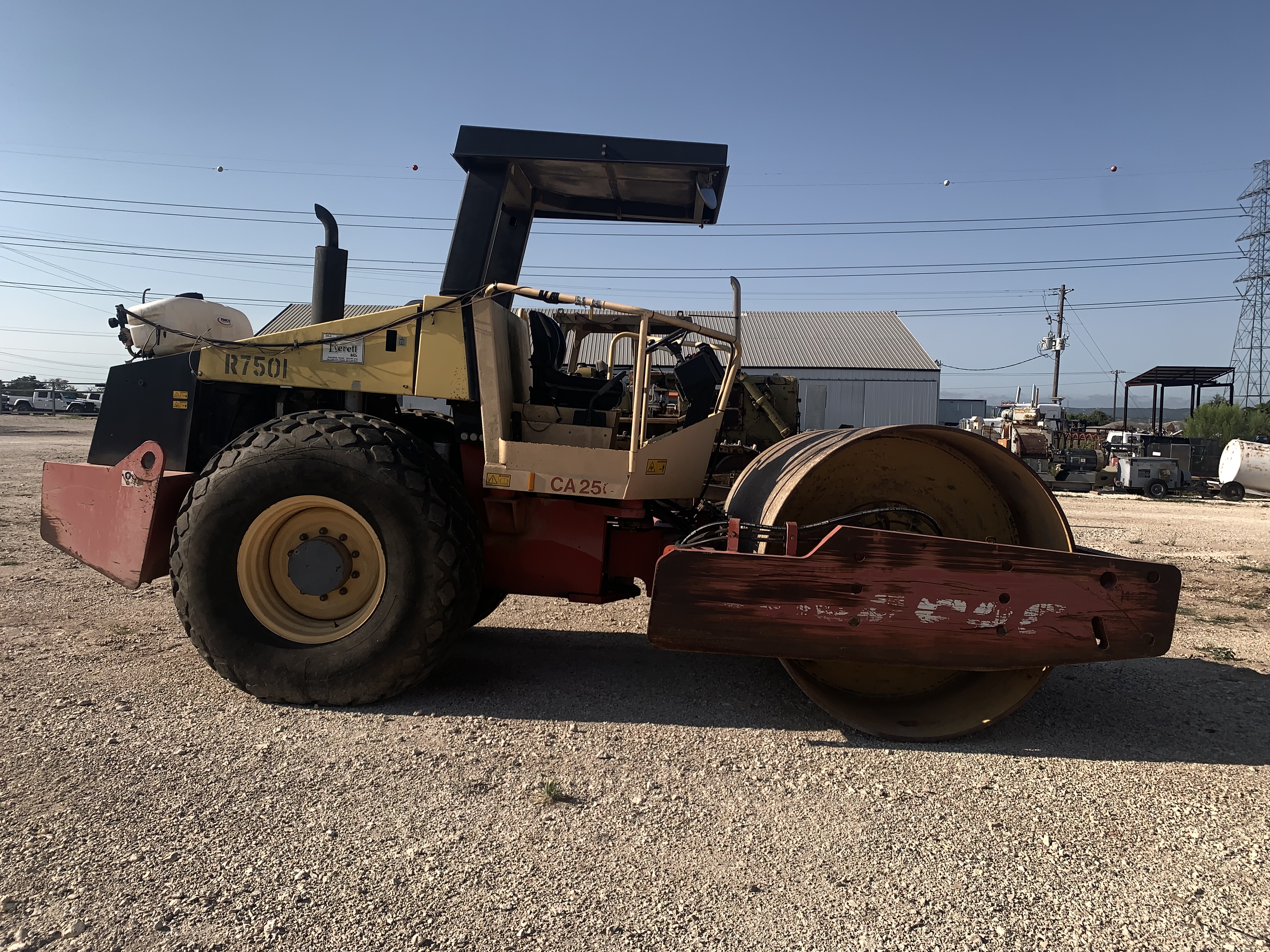 DP157 - DYNAPAC ARTICULATING VIBRATORY STEEL WHEEL ROLLER CA250D