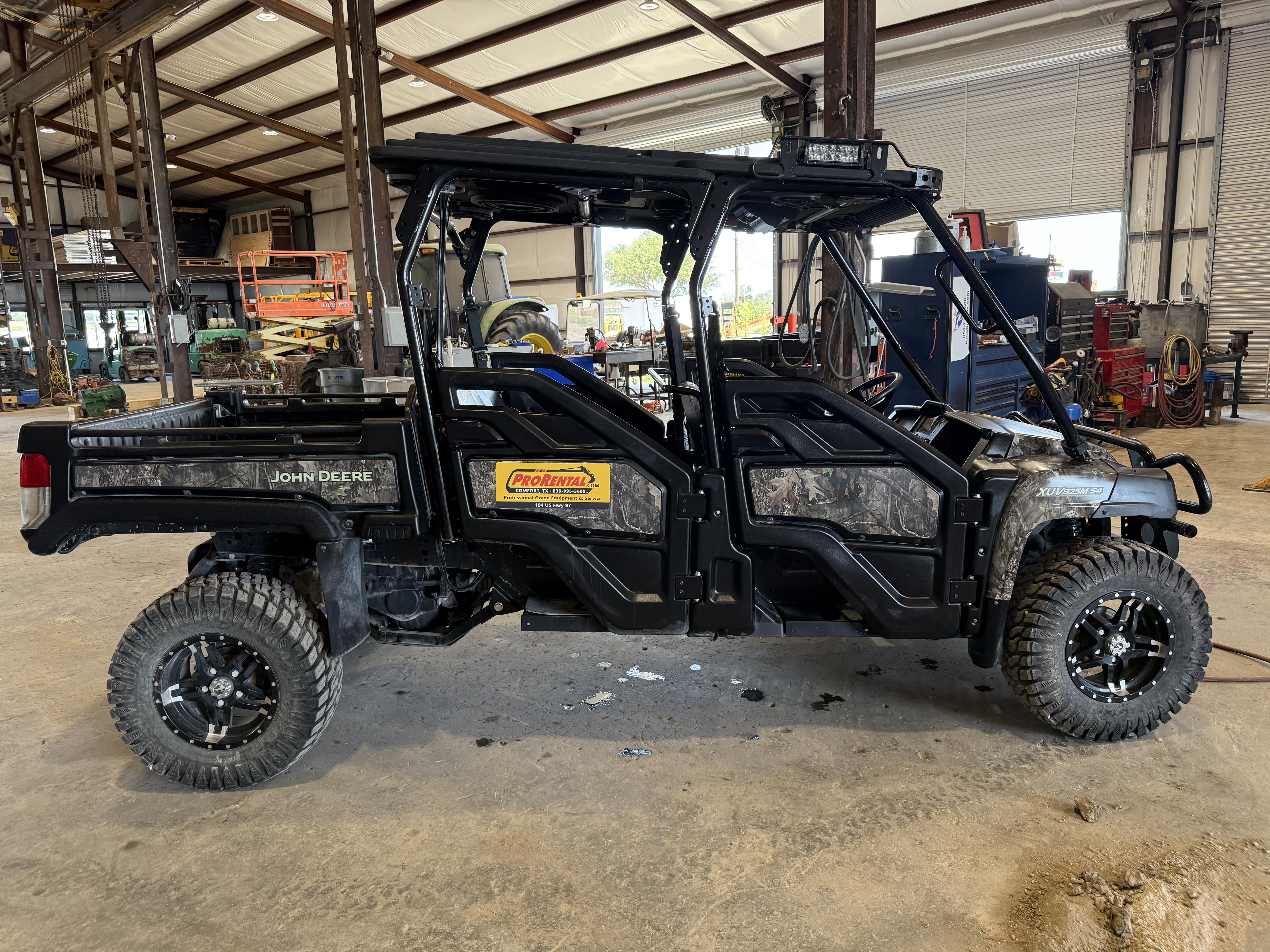 2023 JD Utility Vehicle XUV825M S5 4-Seat Side by Side