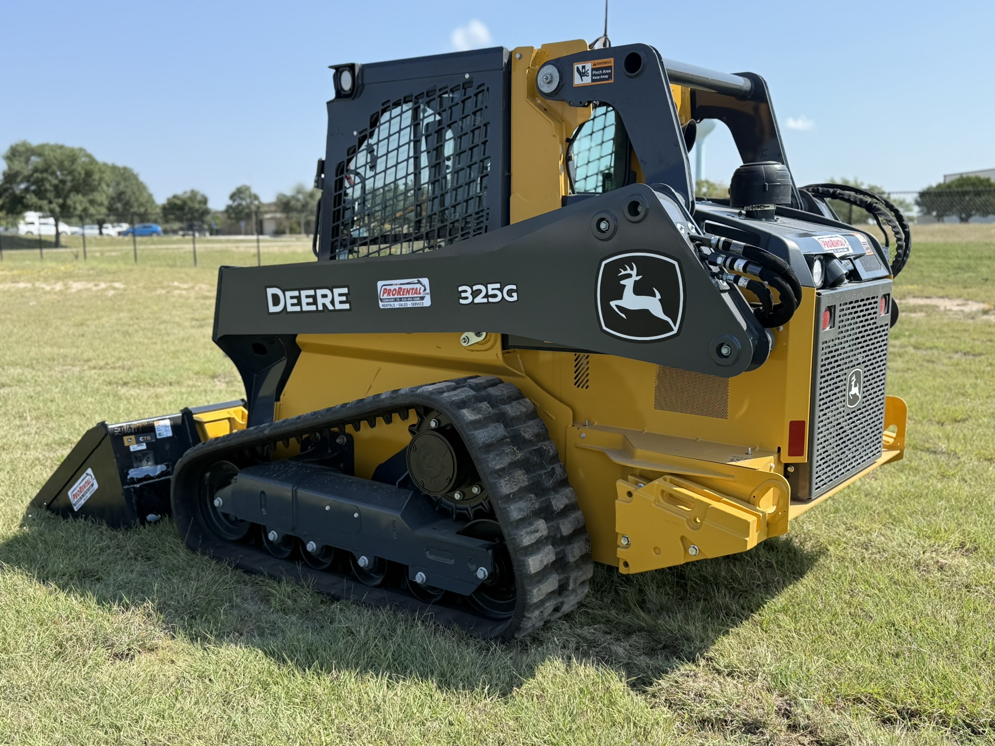 DP163/1 - 2025 John Deere 325G