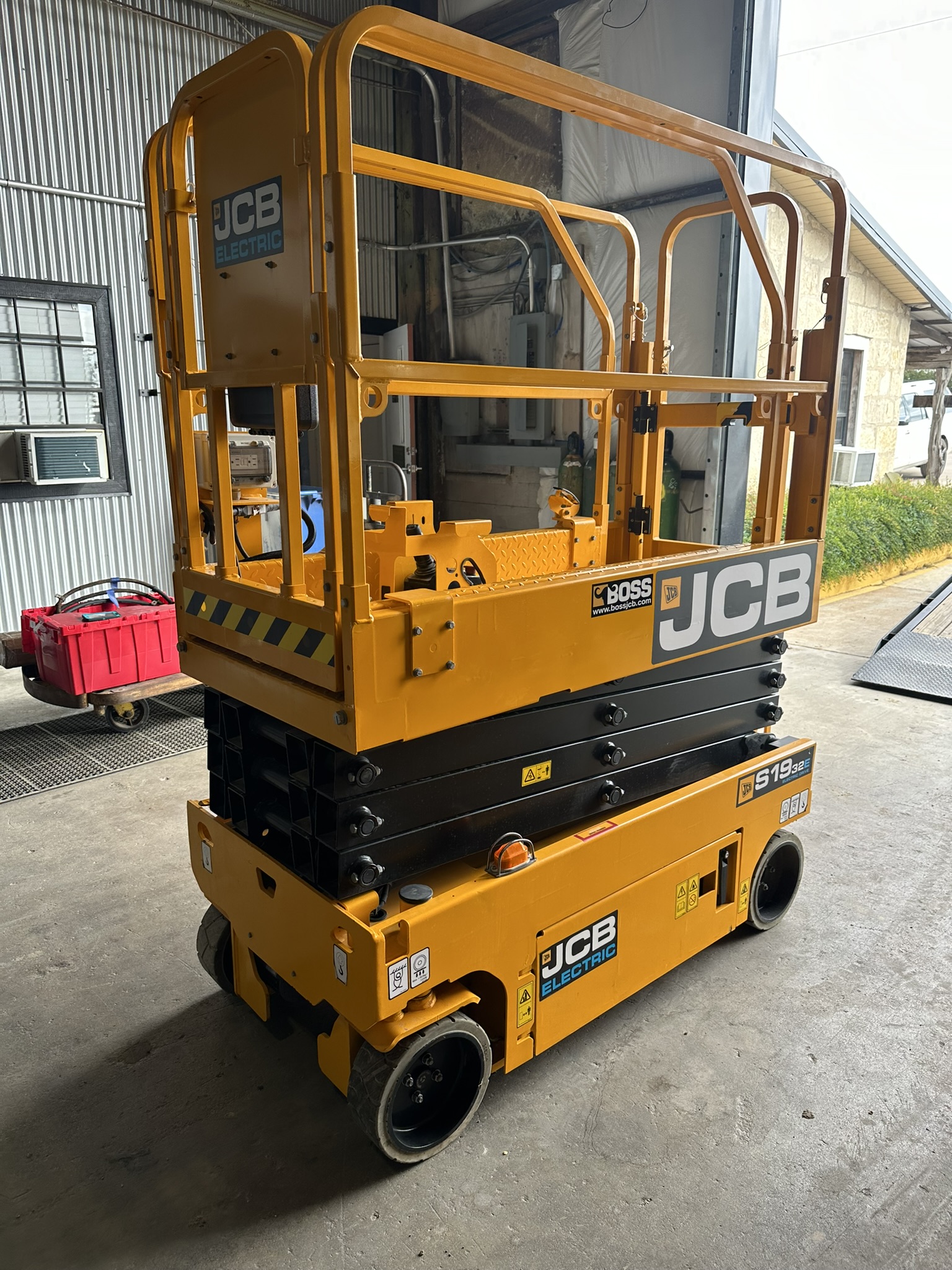 2025 JCB S1932E 19ft Scissor Lift - DP136