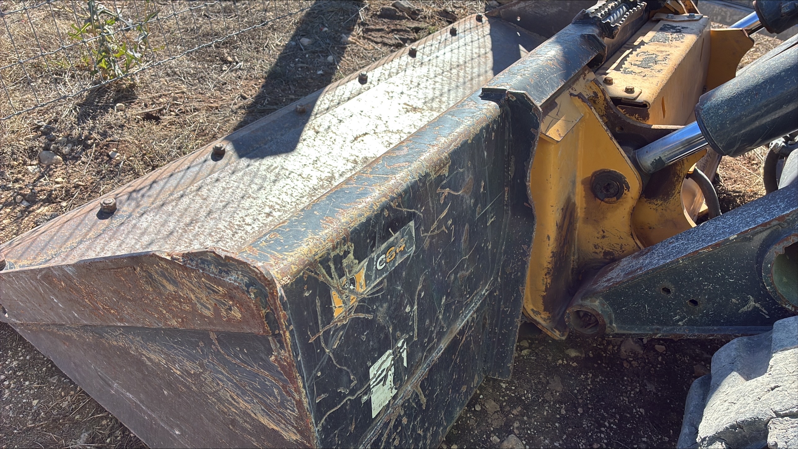 DP121 / 001 / A - 84" Construction Bucket