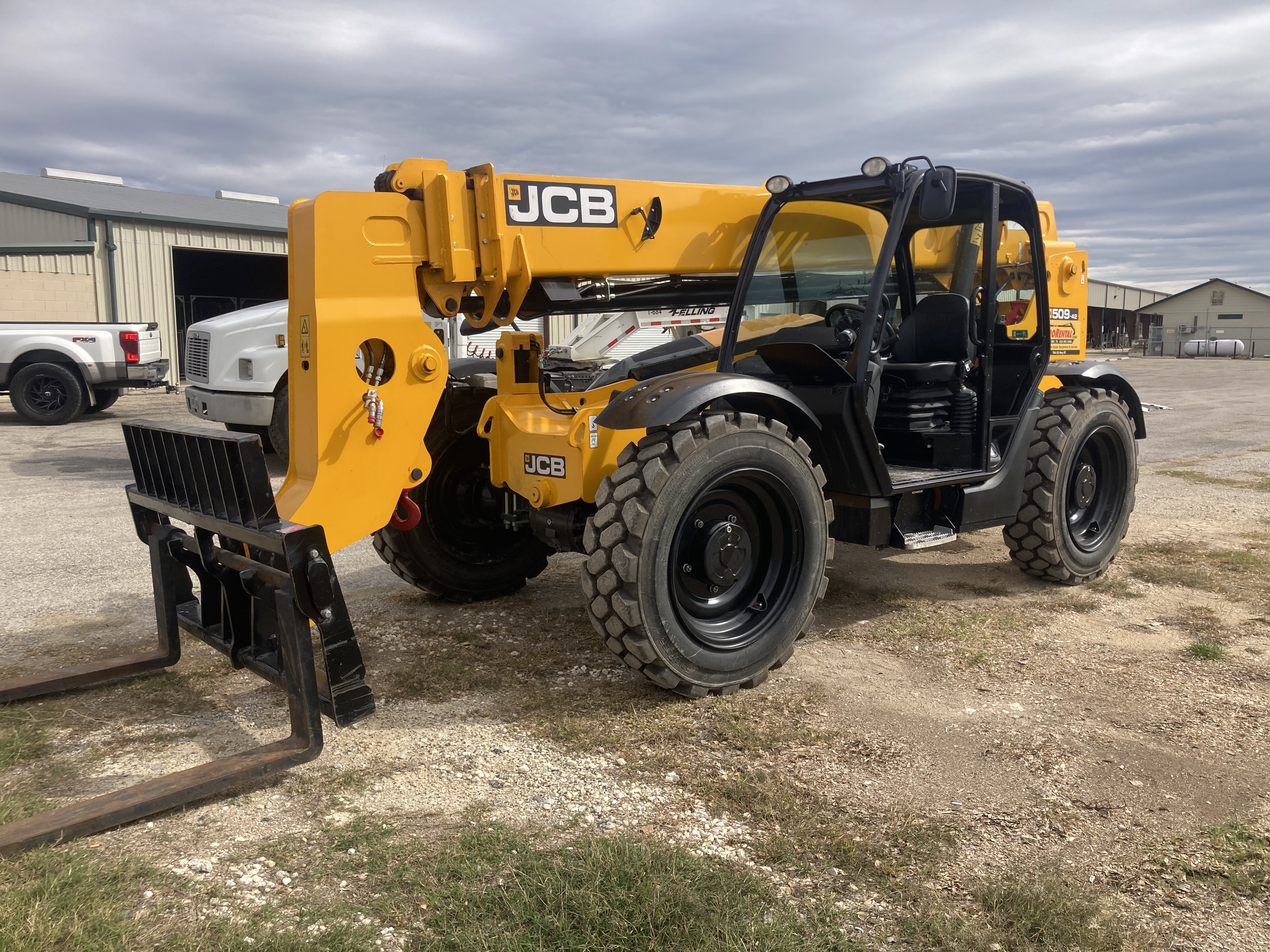 CP - TL9K - 001 - JCB 509-42 9,000 lb telehandler