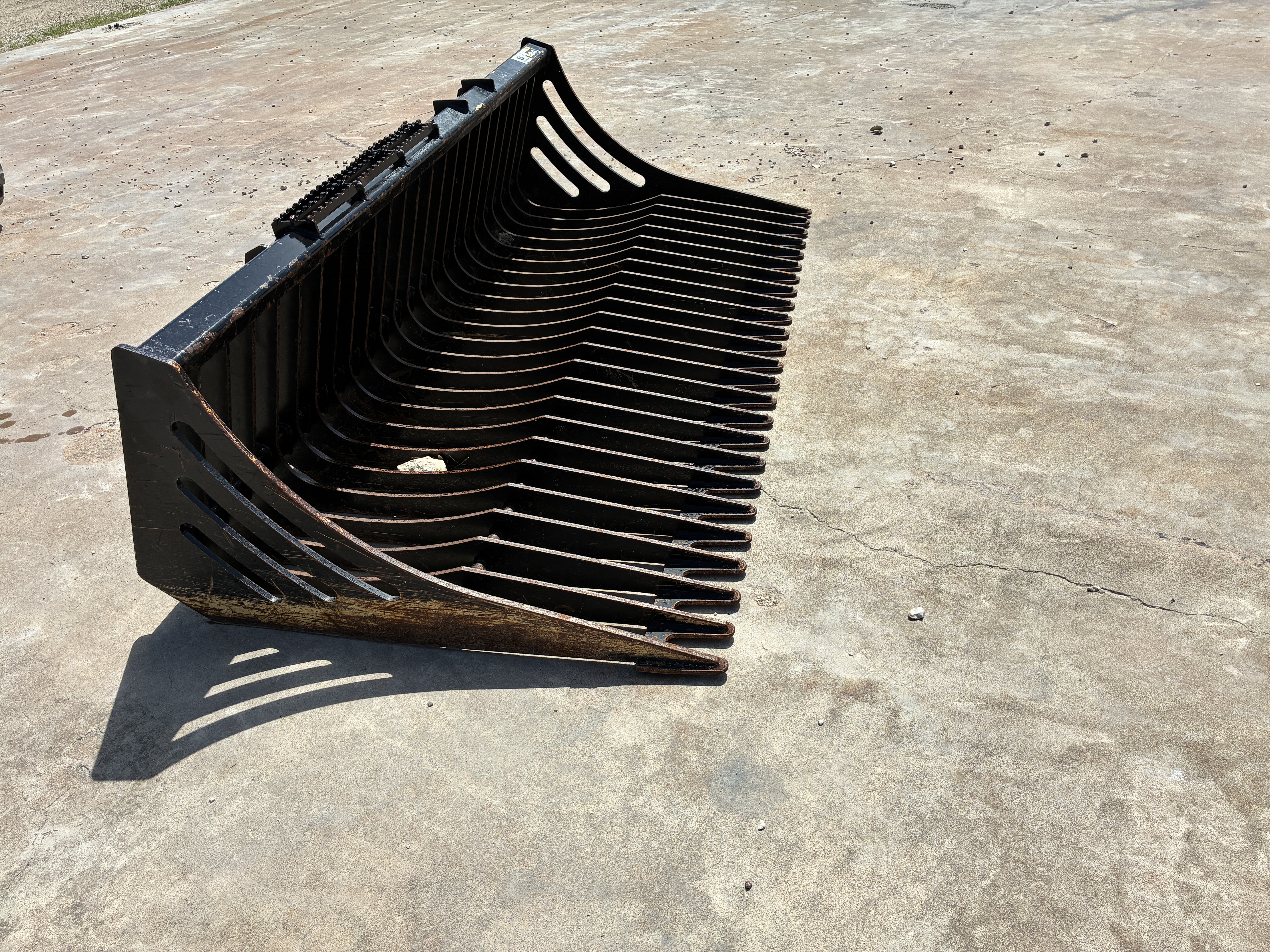KSC1007 / 001 - 84" Rock Bucket